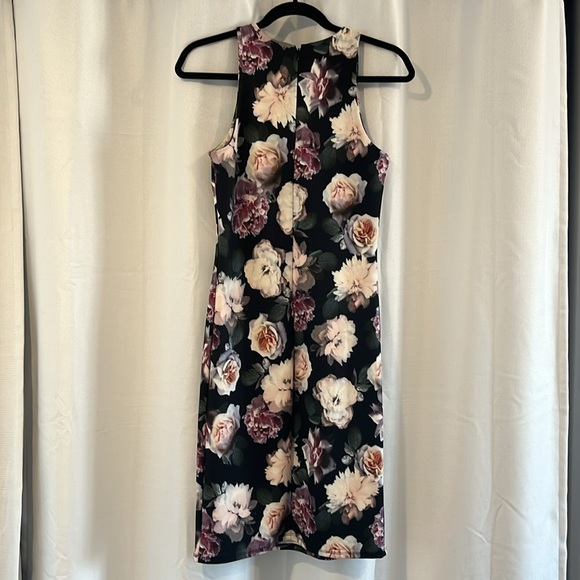 Dex, midi, form fitting floral print dress. - Picture 2 of 3
